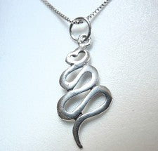 Collar serpiente enrollada de plata de ley 925