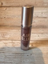Lápiz labial líquido mate suave Revolution Air Blur - negro cereza nuevo envío gratuito
