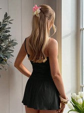 Vestido de tirantes plisado casual negro en miniformato