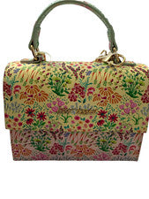 Betsey Johnson Cartera Verano Floral Bandolera Ajustable Cesta Dijes Nuevo
