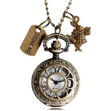 Antiguo Reloj Bolsillo Cuarzo Etiqueta Drink Me Estuche Flor Hueco Tamaño Pequeño Cadena