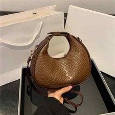 Bolso de hombro hobo de cuero PU tejido para mujer - Café | Bolso de mano redondo de moda