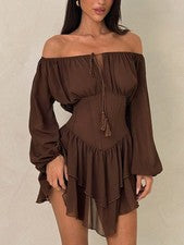 "Minivestido de mujer ICON monocromático con dobladillo con volantes, hombro descubierto, manga larga, delantero"