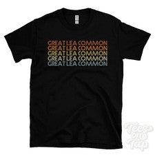 CAMISETA ESTILO RETRO REPETIDO GRAN LEA COMÚN para hombre y mujer Reino Unido top name regalo