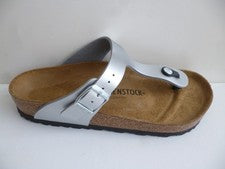 Sandalias Birkenstock Gizeh plateadas 0043851