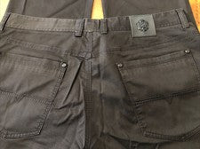 Pantalones de diseñador de alta gama. Hecho en Italia. Talla 36. Como nuevo. Alta calidad