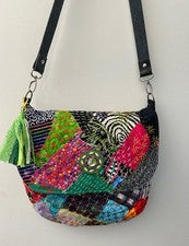 Bolso mensajero BOLSO BORDADO A MANO *HECHO A MANO* estilo boro/sashiko, borla