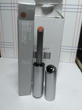 r.e.m. Lápiz labial clásico Beauty On Your Collar - KISS ME 0,7 g nuevo en caja