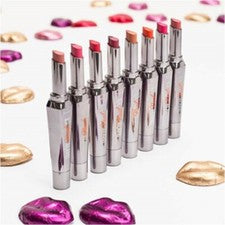 Lápiz labial y delineador Benefit They're Real Double The. Varios tonos.