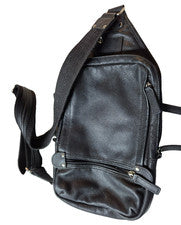 Bolso de hombro Gun Tote'n Mamas de cuero negro. Nunca usado