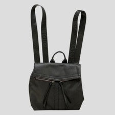 Mini mochila de nailon Botkier para mujer negra con gatillo ($134)