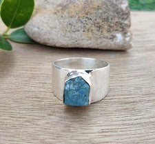Anillo hecho a mano con piedras preciosas de aguamarina de plata 925 para mujer algún tamaño disponible MO9835