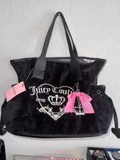 Bolso de Mano Juicy Couture Negro Logo Grande Cordón Corazón Dije Forro Rosa