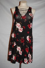 Jr Mujer VESTIDO RECTO NEGRO Rojo y Rosa Rosas V CUELLO Y ESPALDA Correas RUE 21 Talla S