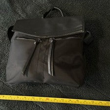 Bolso estilo mochila Botkier negro