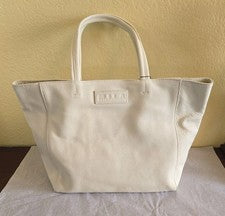 Bolso de Mano MILA Negro Guijarro con Borla y Bolsillos para Mujer
