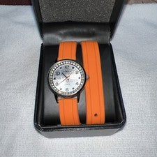 Reloj Gossip Tono Plata Banda Silicona Naranja 6"-7.75" Batería Nueva Nunca Usado