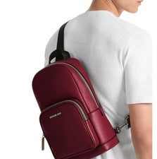 Nuevo con etiquetas Michael Kors Cooper paquete de eslinga de cuero granulado ROJO
