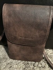 Bandolera pequeña de cuero Bostanten para mujer de diseñador. Muy bonito y suave.
