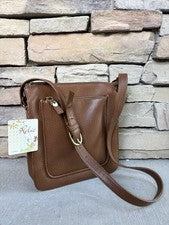 Bolso Bandolera Sillín Nuevo con Etiquetas 9”x 10” Reliquia Marrón Guijarro Vegano Cuero Sintético
