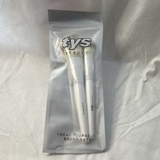 Juego de cepillos TYS Beauty Treat Yourself blancos en polvo y rubor veganos