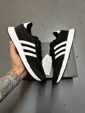 Adidas Run 60s 2.0 Entrenadores Blanco y Negro - Talla UK 8.5 - Nuevo con caja