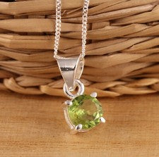Natural Peridot Solid 925 Sterling Silver Dainty Colgante Collar Cadena Caja de regalo