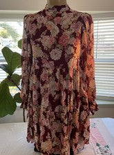 Vestido Yumi Kim Floral Cuello Alto En Capas Borgoña S