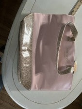 BOLSO DE MANO GRANDE PARA MUJER JIMMY CHOO PERFUMES ROSA CLARO Y FONDO BRILLANTE NUEVO CON ETIQUETAS