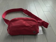 NUEVO Bolso Cinturón Lululemon Everywhere Rojo - 1L Mujer’s Lululemon Athletica Nuevo con Etiquetas Ceri