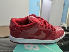 Talla 9 - Nike Dunk Pro SB charol rojo bajo 304292-616 nunca usado con caja