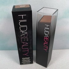 Base en barra HUDA BEAUTY #FauxFilter grano de café 530R nueva en caja