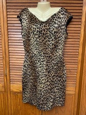 VESTIDO DE PUNTO MANGA GORRA CAPUCHA CUELLO CAPUCHA ESTAMPADO ANIMAL MUJER COLECCIÓN ST. JOHN 10