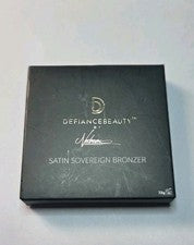 Nuevo Bronceador Defiance Beauty de Nechami, Satén Sovereign, Tamaño Completo