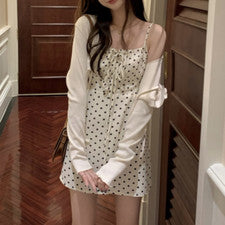 Vestido halter a lunares blanco cómodo informal elegante de moda para mujer