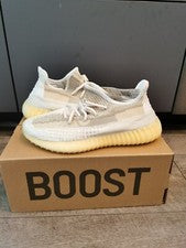 Nuevo con etiquetas Talla 8 - Adidas Yeezy Boost 350 V2 FZ5246