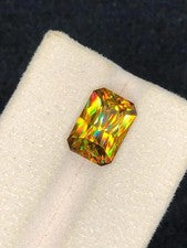 Piedra preciosa suelta de corte radiante de titanita esfera de fuego completa natural de 4,50 quilates para joyería