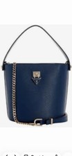 Bolso Guess para mujer con logotipo de patsie asa superior con cubo / bandolera azul marino/dorado nuevo con etiquetas