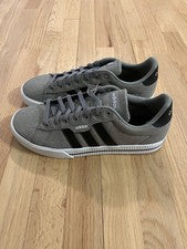 Nuevo Adidas Para Hombre Talla 10.5 Diario 3.0 Gris y Blanco Zapatos de Skateboarding FW3270