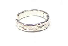Anillo ajustable o midi hecho a mano de plata de ley 925 maciza martillada texturizada