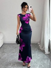 Elegante vestido bodycon cuello redondo y estampado floral