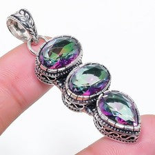 Colgante de joyería de plata de ley 925 hecho a mano con piedras preciosas de topacio místico tamaño 2,5"