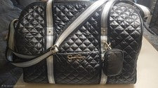 Bolso Nikki negro para mujer Jessica Simpson - 18" de ancho x 13" de alto