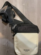 Bolso Bandolera Guess Blanco y Negro