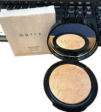 Mally Beauty ~ Luminizador Diosa Brillante ~ Nuevo en caja abierta sin usar