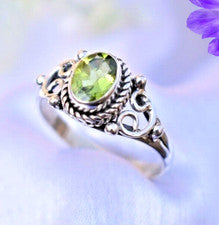 Elegante anillo de joyería de plata de ley 925 hecho a mano con piedras preciosas de peridoto todos los tamaños