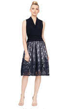 S.L. Vestido para mujer Fashions longitud té cuello metido calce y acampanado azul marino plateado talla 16