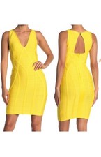 Vestido ceñido al cuerpo amarillo cuello en V $148 NUEVO SIN ETIQUETAS ADIVINA. Envío rápido.
