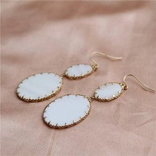 Pendientes colgantes ovalados de nácar|Joyas de diseño hechas a mano|Idea de regalo