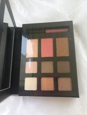 Belk B Beauty (sombra de ojos, rubor, brillo de labios) conjunto nuevo